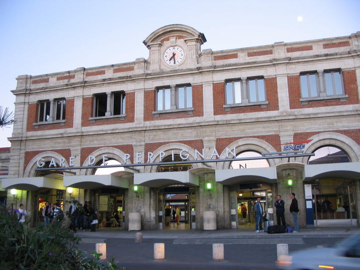 Perpignan Une Ville Meridionale Aux Portes De L Espagne Campus France